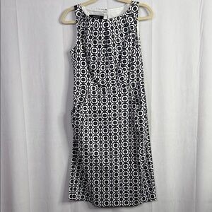 Elegant Nine West Women’s Sleeveless Front Pockets Blue & White Pattern Dress